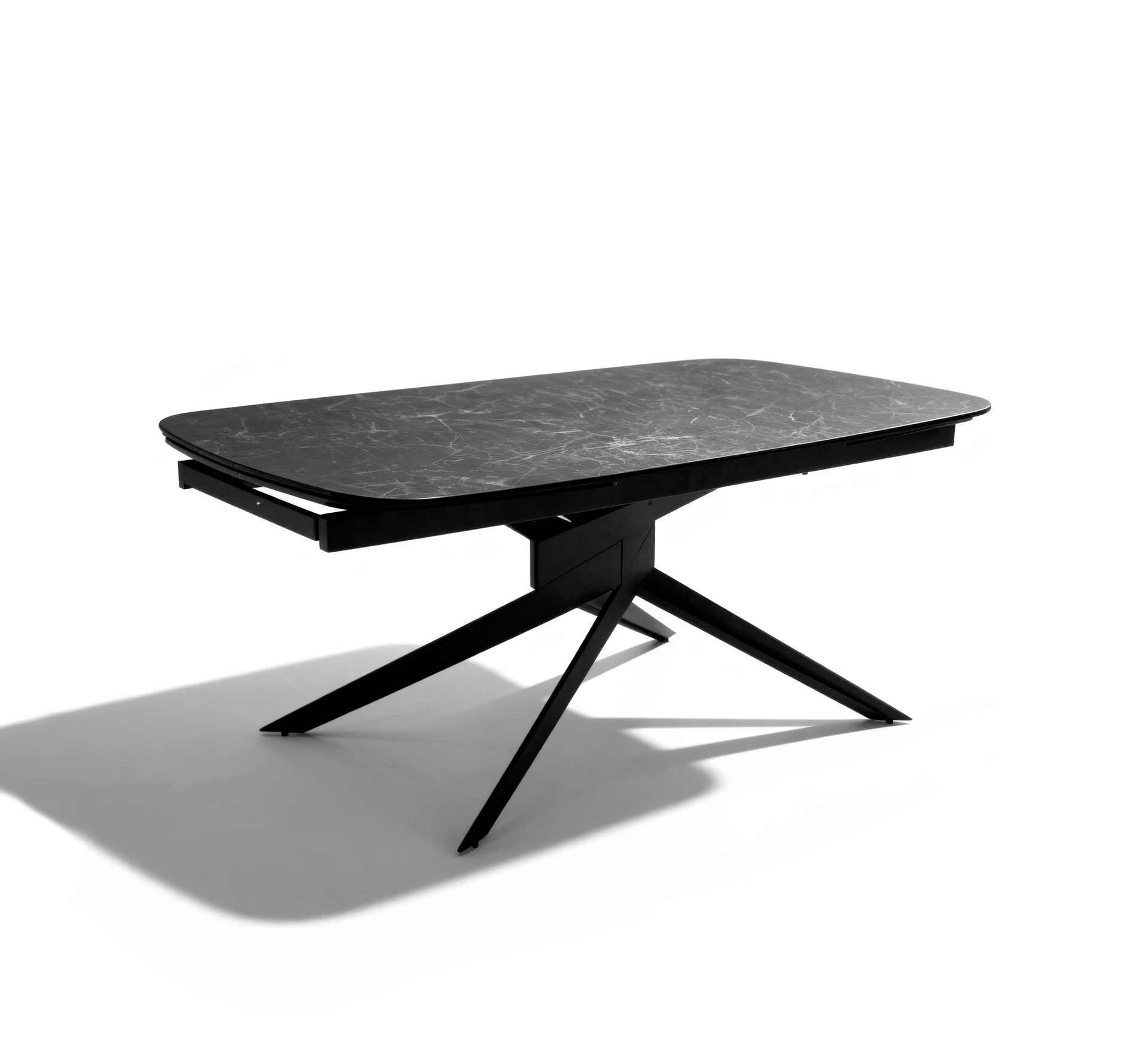 Expandable dining table